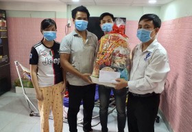 Chăm lo tết và tuyên truyền phòng chống dịch Covid-19 cho công nhân