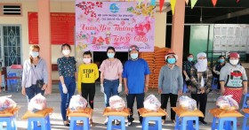 Phụ nữ Bình Dương san sẻ yêu thương – chung tay chống dịch