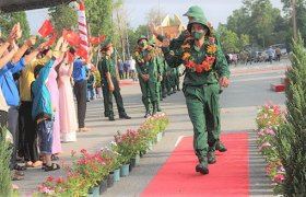 Đi cho chân cứng, đá mềm!