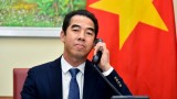 越南外交部副部长苏英勇与英国外交部亚洲事务国务大臣奈杰尔·亚当斯通电话