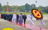 Đại biểu Quốc hội dự kỳ họp thứ 11 vào Lăng viếng Chủ tịch Hồ Chí Minh