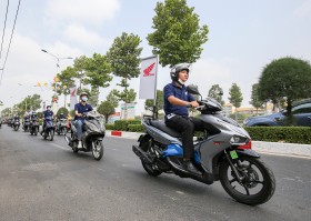 Khép lại những vòng lăn bánh của đoàn roadshow Air Blade tại Bình Dương