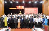 国家主席阮春福同岘港市、广南省、第五军区负责人举行工作会谈