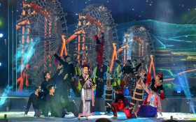 庆祝2021年越南各民族文化节的文艺汇演