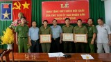 Huyện Dầu Tiếng: Khen thưởng đột xuất tập thể Công an xã Minh Thạnh