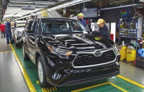 Toyota đầu tư 800 triệu USD sản xuất hai xe SUV mới