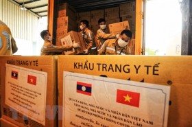 Lao newspaper highlights Vietnam’s support in fighting COVID-19