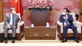 越南国会主席王廷惠会见日本驻越大使山田贵雄