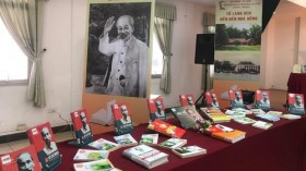 河内图书馆举行 “沿着胡伯伯足迹之旅”书报展