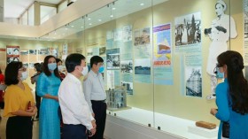 各地方和单位举行活动纪念胡志明主席出国寻找救国之路110周年