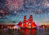 Lễ hội 'Cánh buồm đỏ thắm' giữa đêm trắng xứ bạch dương