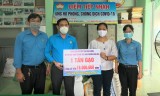 Công đoàn ngành Dệt May tỉnh tặng 1 tấn gạo cho người khó khăn