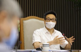 新冠肺炎疫情：尽快完善关于授予新冠疫苗紧急上市许可的通知