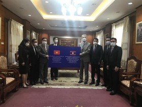 Lao people support Vietnam’s COVID-19 fight