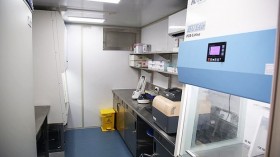 越南研发首批移动负压“集装箱式”核酸检测实验室