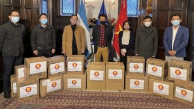 东盟各国给阿根廷贫困群众捐赠物品