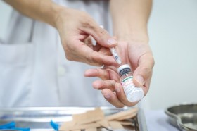 Thêm 1,2 triệu liều vaccine COVID-19 của AstraZeneca về đến Việt Nam