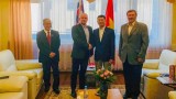 越南驻斯洛伐克大使阮俊会见斯洛伐克共产党主席