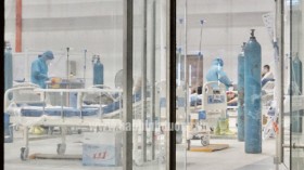 Dốc hết sức mình ngày đêm cứu chữa bệnh nhân nơi bệnh viện dã chiến