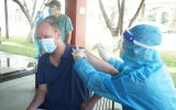 Bình Dương: Tiêm vắc xin phòng Covid-19 cho chuyên gia nước ngoài hoàn thành trước 30-8