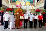 Lãnh đạo huyện Phú Giáo thăm, chúc mừng Giáo hội Phật giáo huyện nhân Đại lễ Vu lan