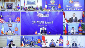 French politician lauds Vietnam's foreign policy