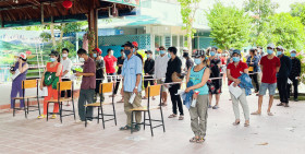 加快疫苗接种速度 为实施与疫情共存计划做准备