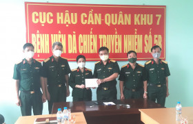 Đoàn công tác Quân khu 7 thăm hỏi, động viên y, bác sĩ Bệnh viện dã chiến số 5B