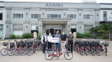 Một doanh nghiệp trao tặng 30 xe đạp điện cho các bệnh viện dã chiến