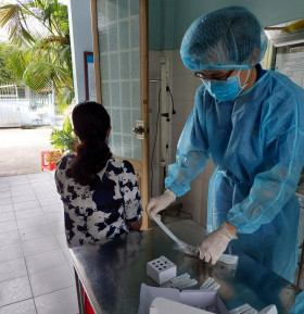 Những nhà giáo trên tuyến đầu chống dịch