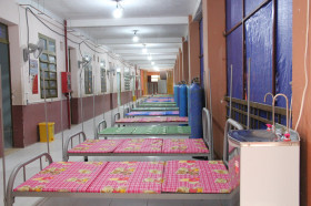 "Chia lửa" với “vùng đỏ”