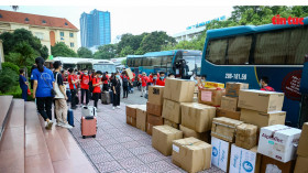 万多名志愿者踊跃报名赴南方各省市参加防疫工作