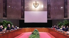 越南国家主席阮春福与古巴国家主席迪亚斯·卡内尔举行会谈