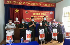 Thêm nhiều phần quà hỗ trợ người dân khó khăn do Covid- 19