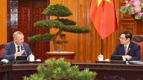 越南政府总理范明正会见大不列颠及北爱尔兰联合王国驻越南大使加雷斯·沃德