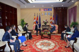 Cambodian Deputy PM urges peaceful solution to East Sea disputes