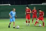 Thầy trò HLV Park Hang-seo nghiên cứu kỹ lối chơi của đội tuyển Trung Quốc