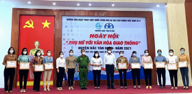 Ngày hội “Phụ nữ với an toàn giao thông”