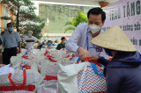 Trao 350 phần quà cho người nghèo ở TP.Thuận An