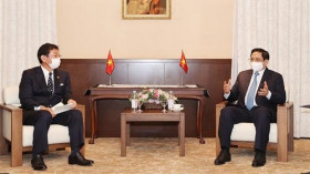 范明正总理：越南政府切实为外国企业排忧解难