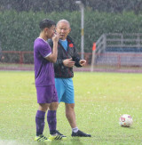 Đội tuyển Việt Nam rèn quân dưới mưa, sẵn sàng đấu Malaysia