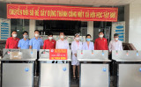 Hội Chữ thập đỏ tỉnh tặng máy lọc nước sạch cho Bệnh viện Đa khoa tỉnh