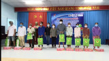 Trường Phan Chu Trinh (TP.Dĩ An) trao tặng nhà Đại đoàn kết