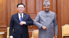 越南国会主席王廷惠会见印度总统拉姆•纳特•科温德