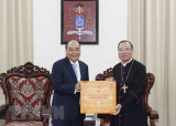 Chủ tịch nước chúc mừng Giáng sinh 2021 Tòa Tổng Giám mục Hà Nội