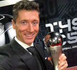 Lewandowski thắng giải The Best 2021