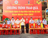 Trao tặng 572 phần quà tết cho người dân khó khăn trên địa bàn huyện Phú Giáo