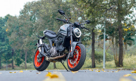 Ducati Monster 937 giá từ 439 triệu đồng