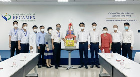 省领导走访慰问Becamex国际医院的干部、医务人员