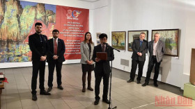 纪念越南与乌克兰建交30周年画展在乌克兰举行